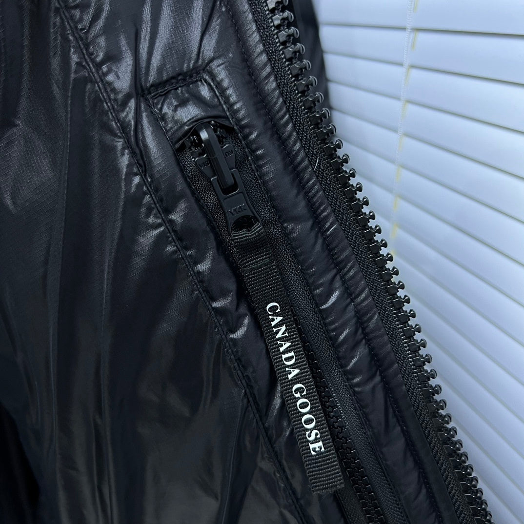 Canada Goose Black Glossy Logo Patch Hooded Puffer Jacket